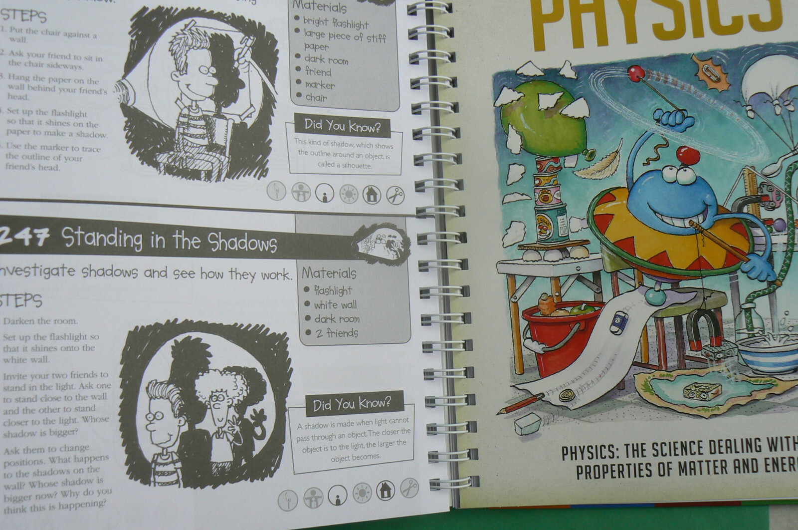 365 Awesome Science Experiments,ages 4-12 Hinkler Explore,spiral inside HC LN!