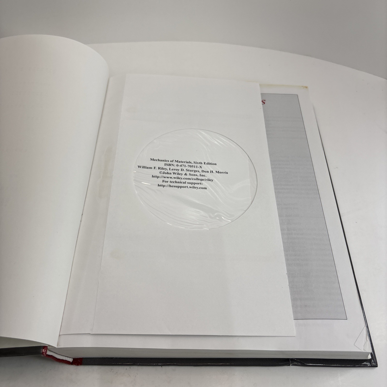 Mechanics of Materials – Hardcover By Riley, William F – Good