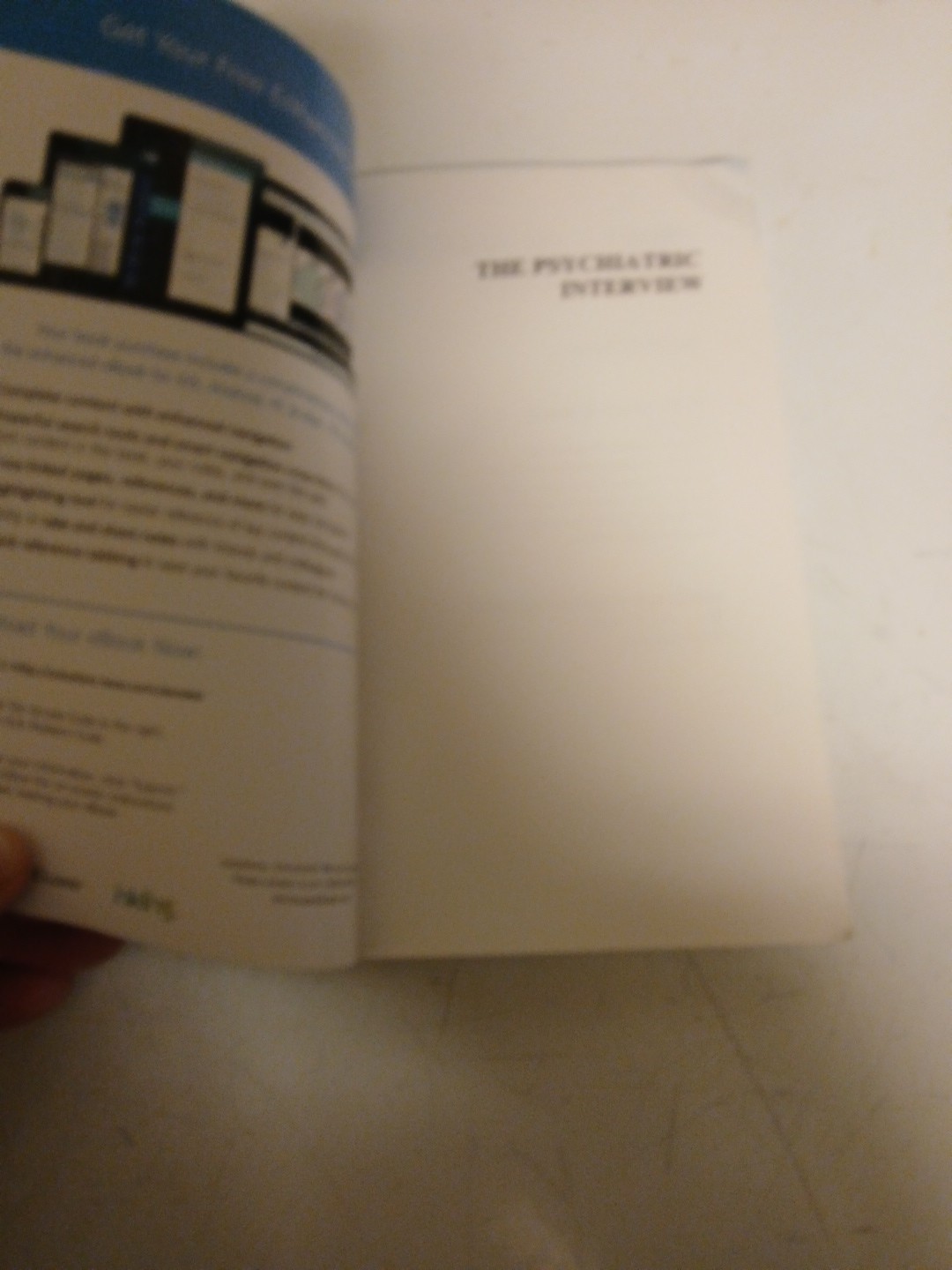 The Psychiatric Interview – Paperback, by Carlat Daniel – Good
