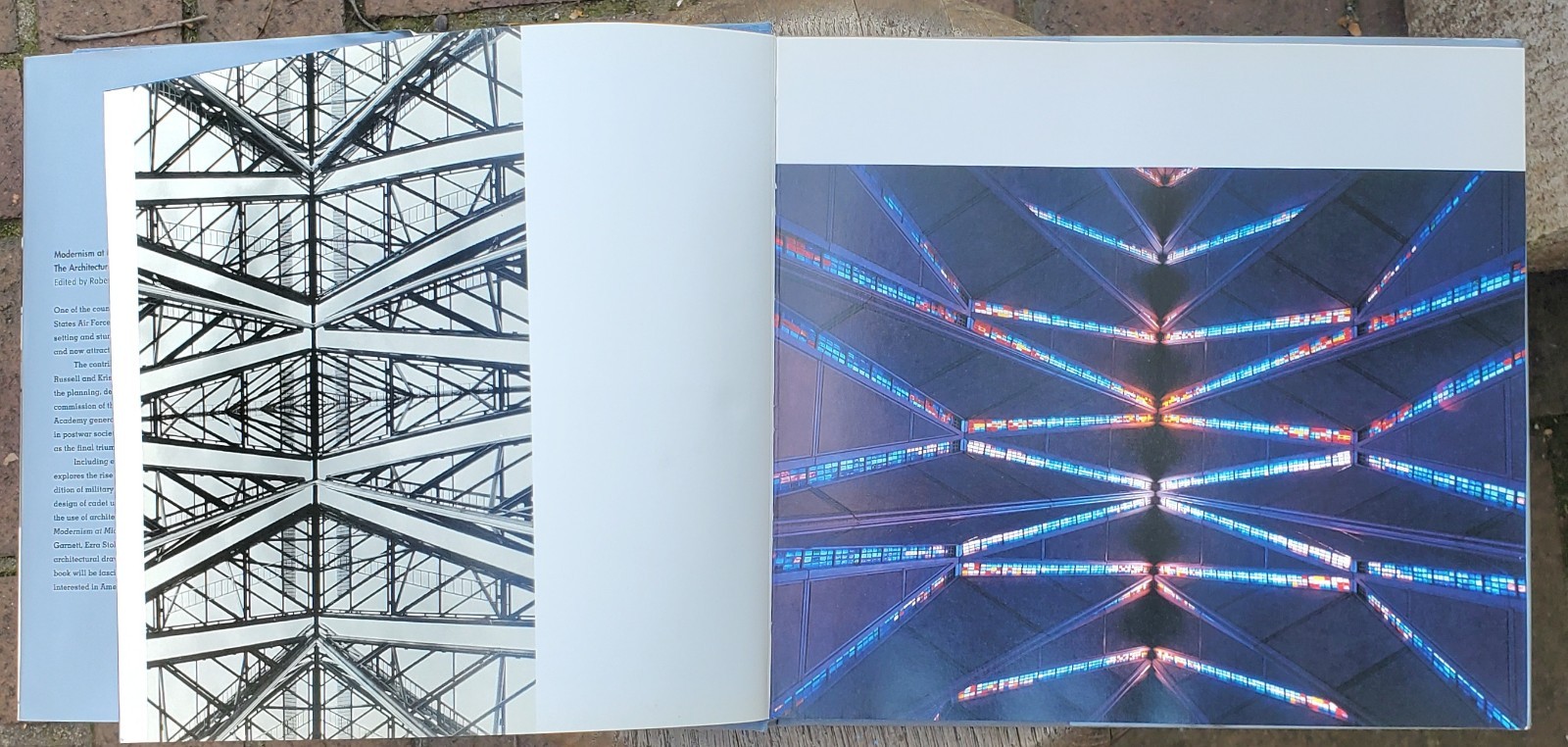 Modernism at Mid-Century: The Architecture of The U.S. Air Force Academy HC/DJ