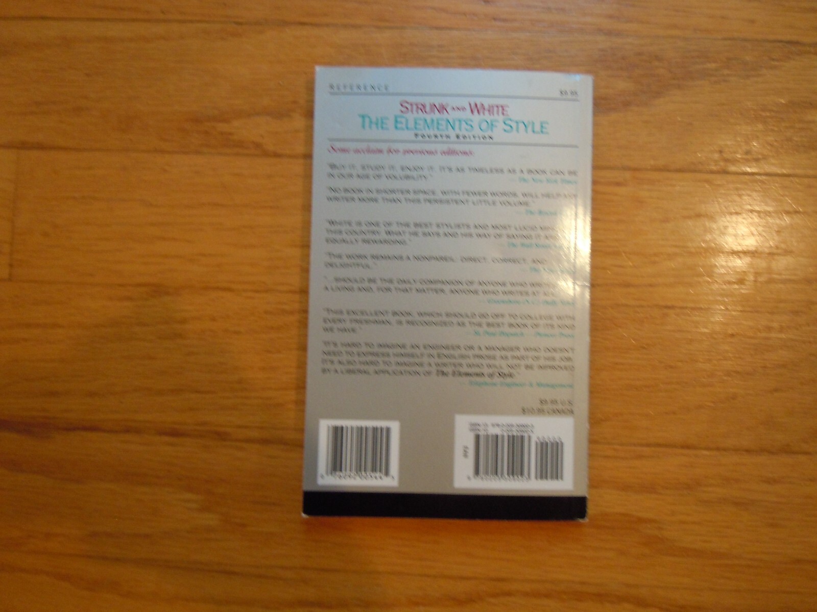 The Elements of Style by E. White, William Strunk Jr. and William Strunk (1999,