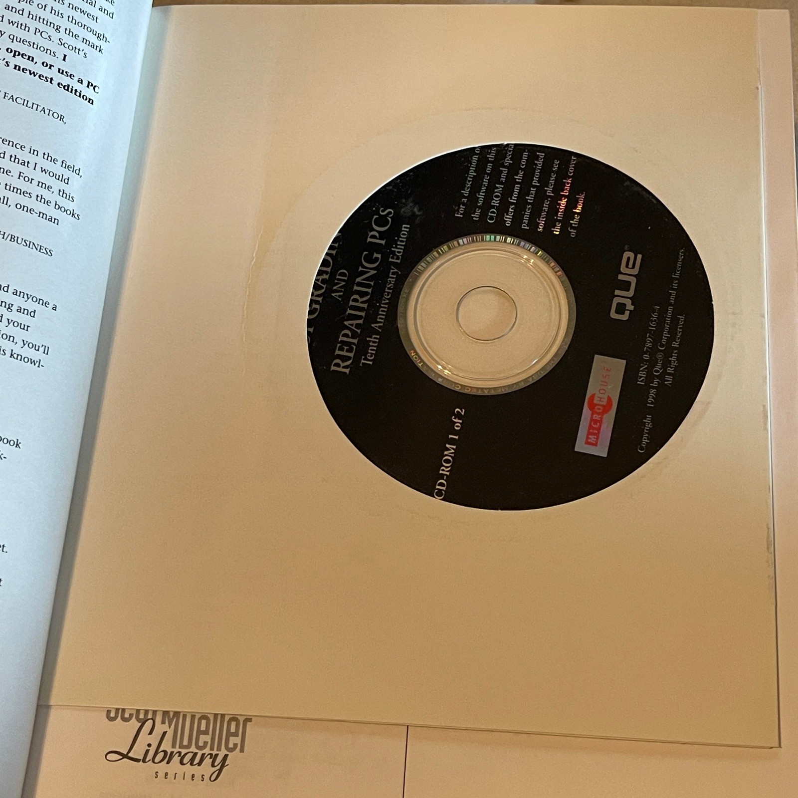 Upgrading and Repairing PCs 10th Anniversary Edition Scott Mueller Hardcover CD