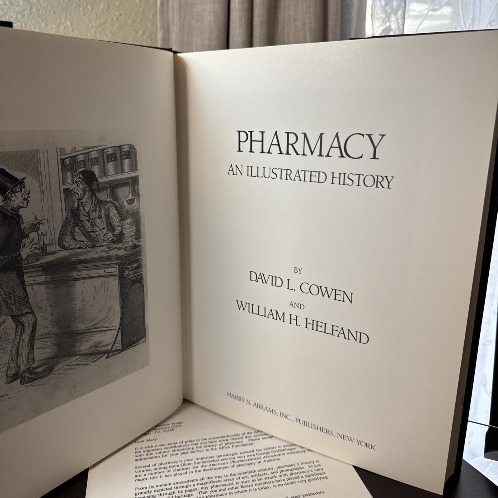 Pharmacy | An Illustrated History | APhA Presentation Copy Mary Munson Runge HC