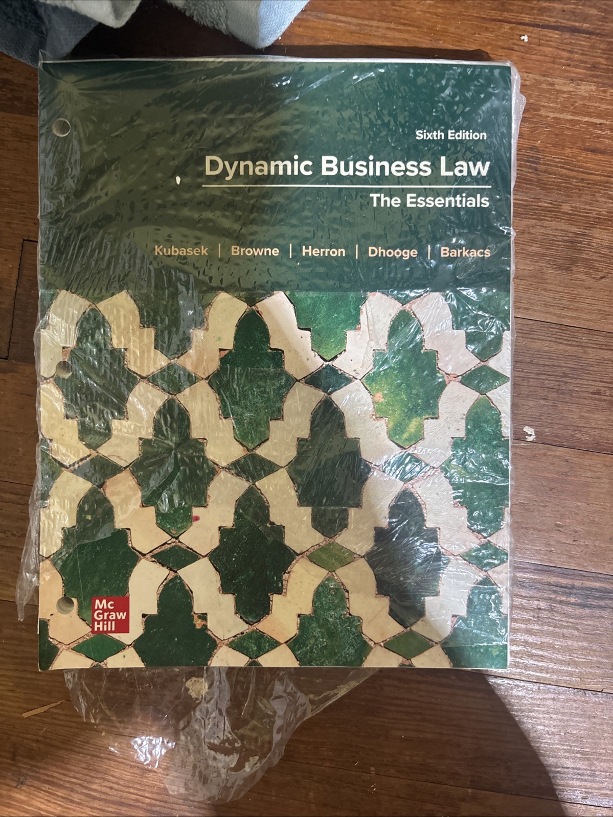 Sixth EditionDynamic Business LawThe EssentialsKubasek