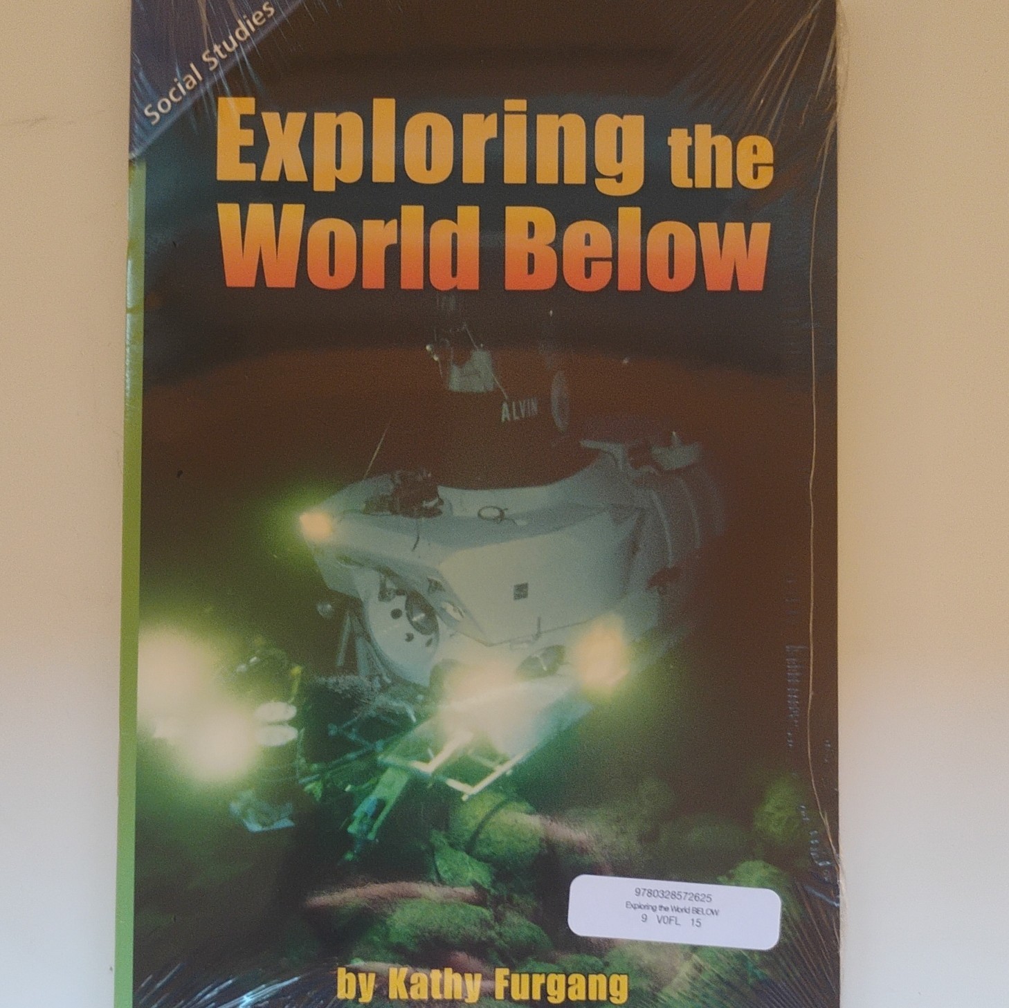 Lot of 6 ReadyGEN Grade 5 Exploring the World Below Books in Packaging New