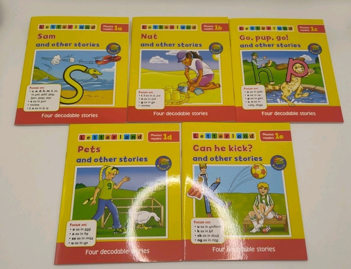Phonics Readers by Stamey Carter (English) Paperback Book (level 1)