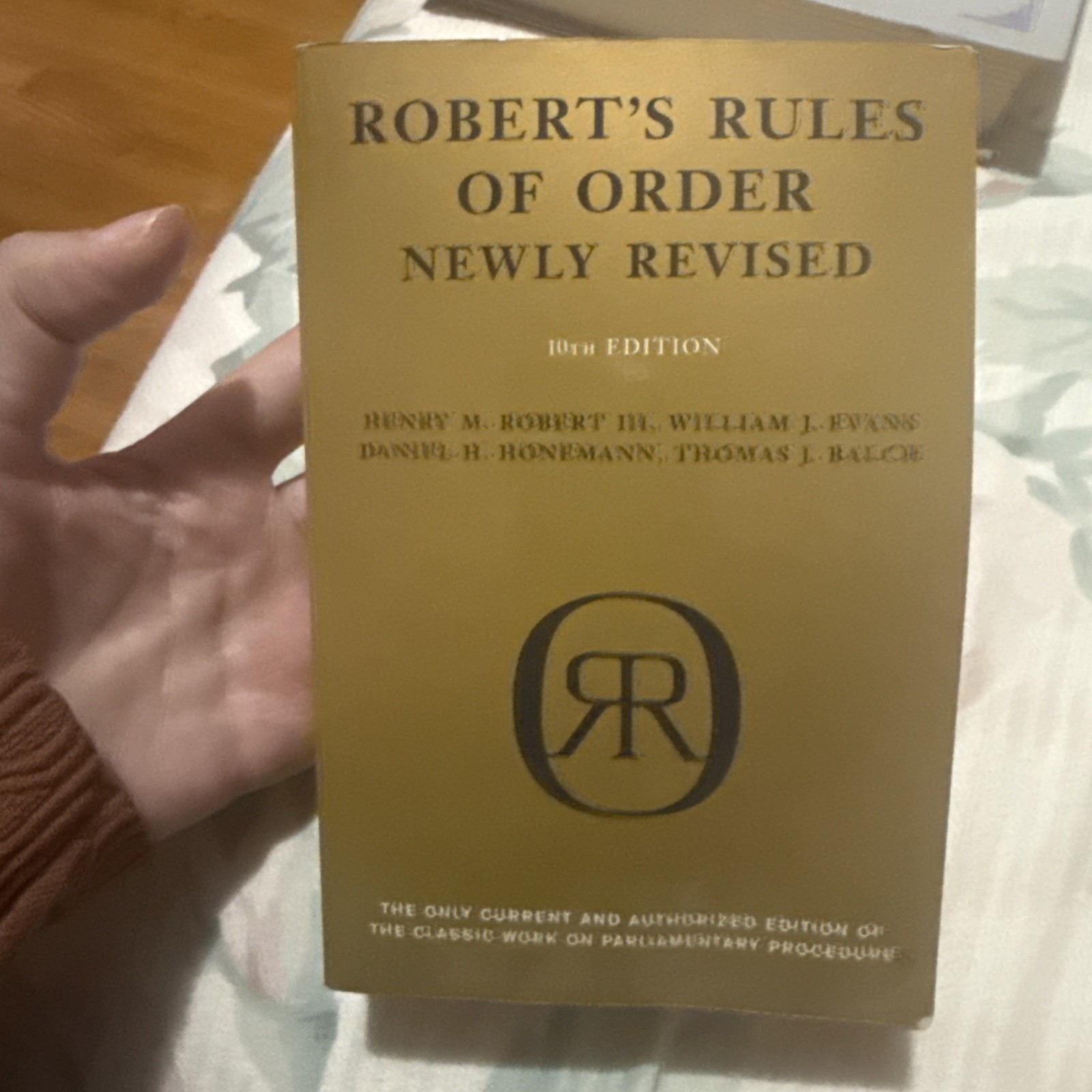 Robert’s Rules of Order (Newly Revised, 10th Edition) – Paperback – VERY GOOD