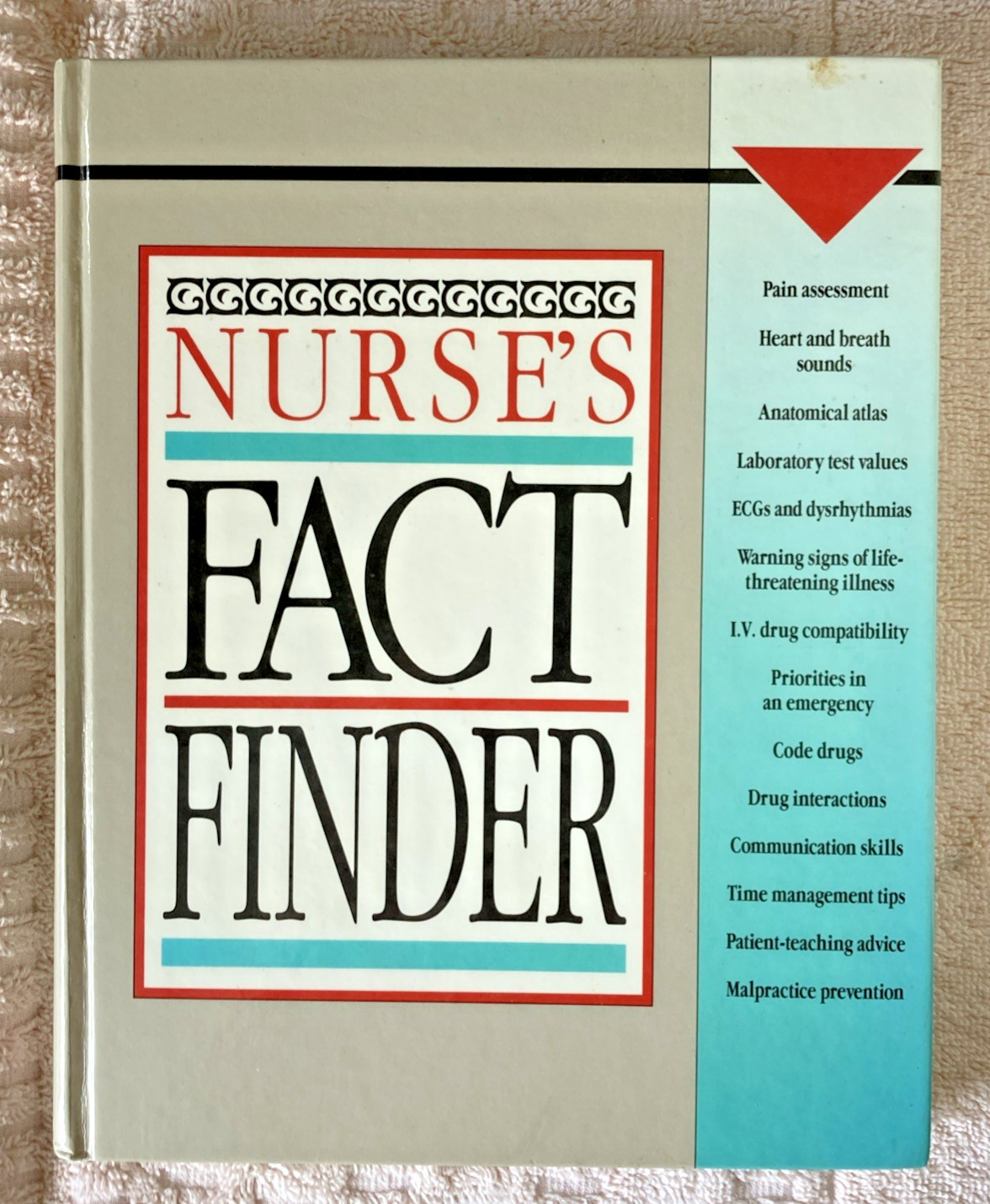 Nurse’s Factfinder by Springhouse Publishing Company Staff (Hardcover)