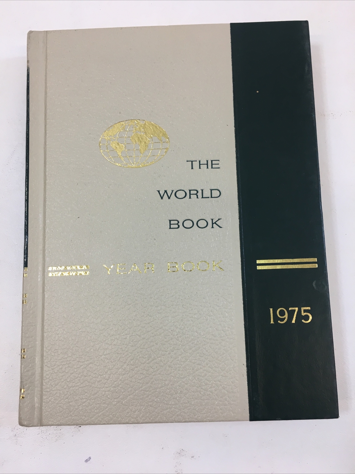 The World Book Year Book 1975 – Field Enterprises (Hardcover, 1975)