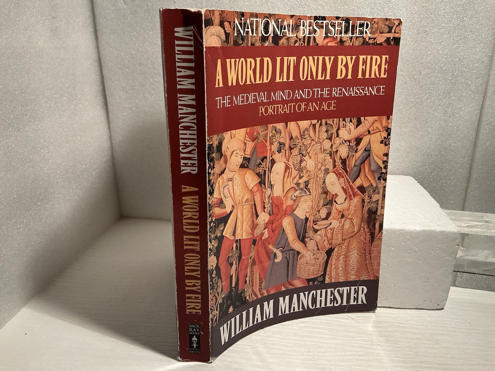 A World Lit Only By Fire William Manchester – Medieval History 1992 Paperback