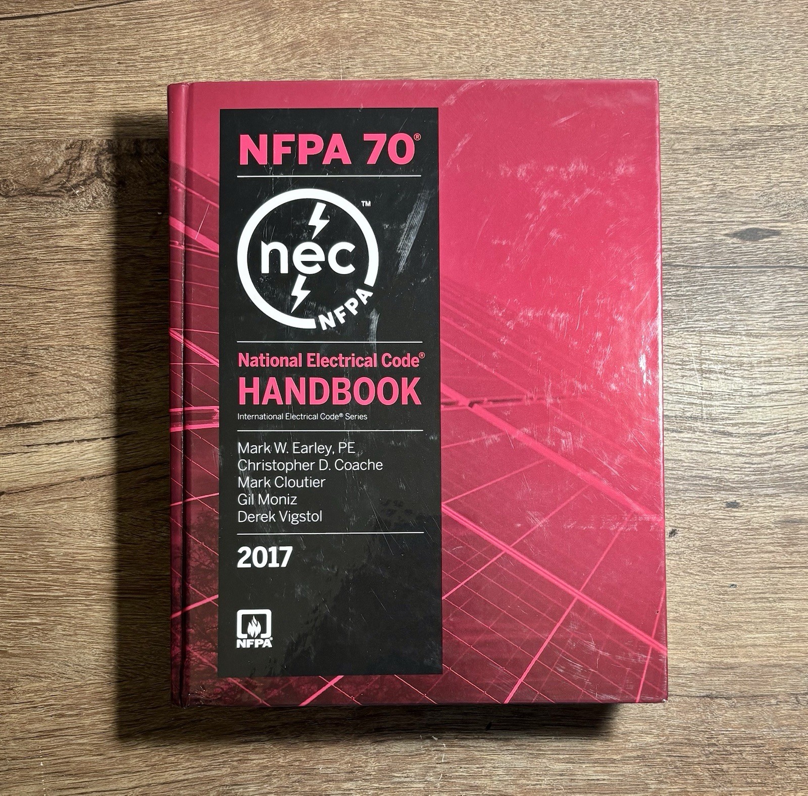 NFPA 70 National Electrical Code NEC HANDBOOK 2017 Hardback